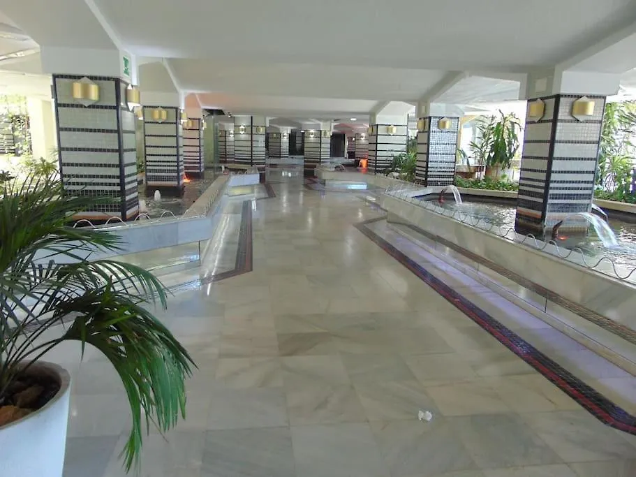 Lux. Frontbeach-Terrace. 5 Pools.Tv. 2 A.C.Netflix Benalmádena