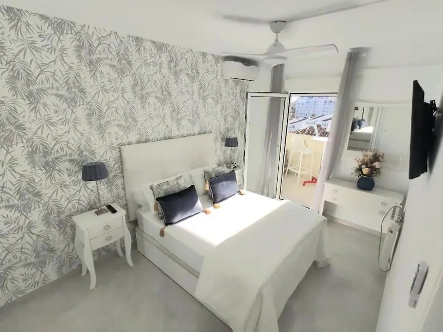 Lux. Frontbeach-Terrace. 5 Pools.Tv. 2 A.C.Netflix Benalmádena 0*,