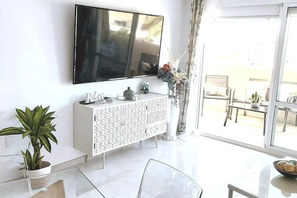 Apartamento Lux. Frontbeach-Terrace. 5 Pools.Tv. 2 A.C.Netflix Benalmádena
