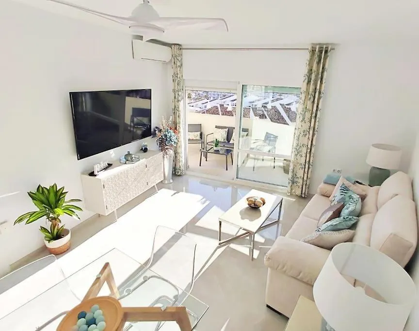 Apartamento Lux. Frontbeach-Terrace. 5 Pools.Tv. 2 A.C.Netflix Benalmádena