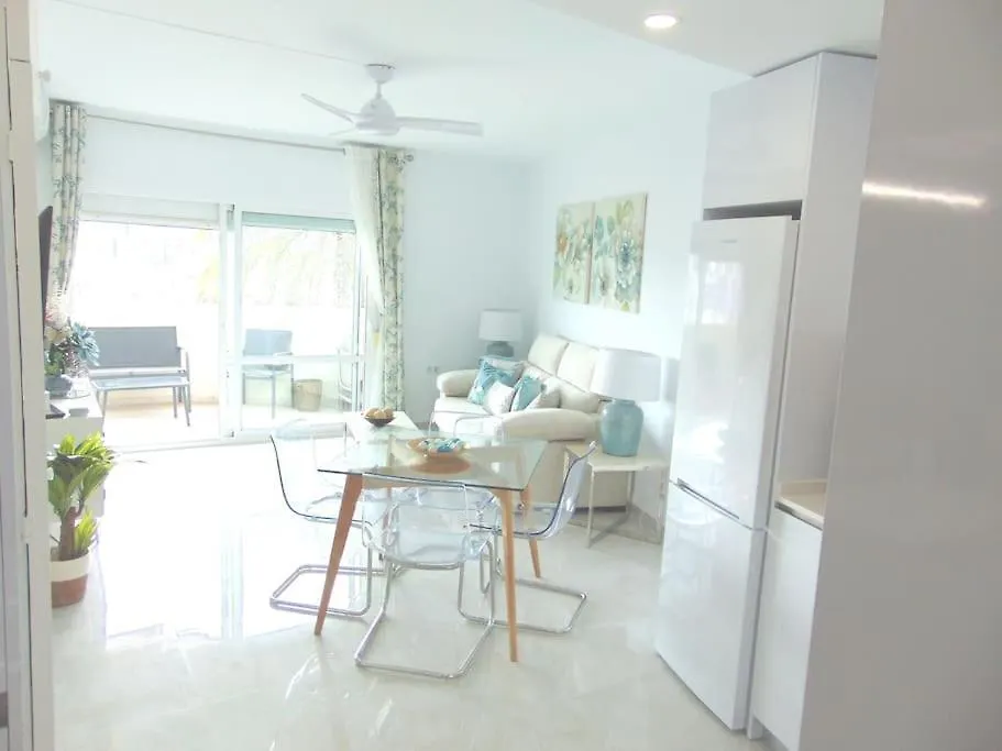 Lux. Frontbeach-Terrace. 5 Pools.Tv. 2 A.C.Netflix Benalmadena 0*,