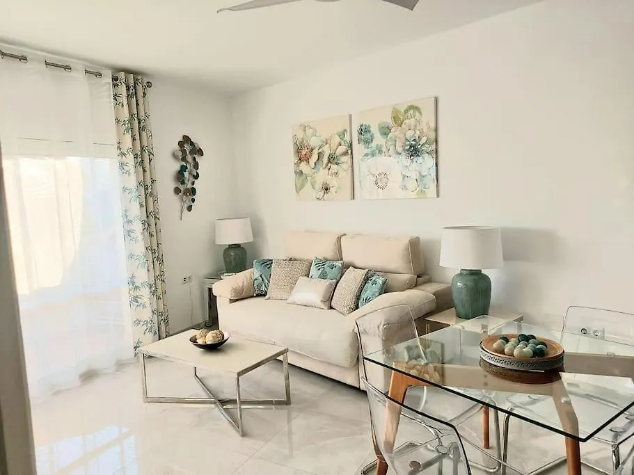 Lux. Frontbeach-Terrace. 5 Pools.Tv. 2 A.C.Netflix Benalmadena Apartment
