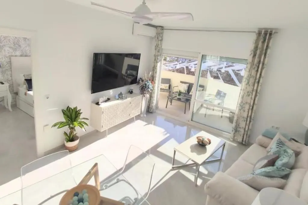 Apartment Lux. Frontbeach-Terrace. 5 Pools.Tv. 2 A.C.Netflix Benalmadena Spain